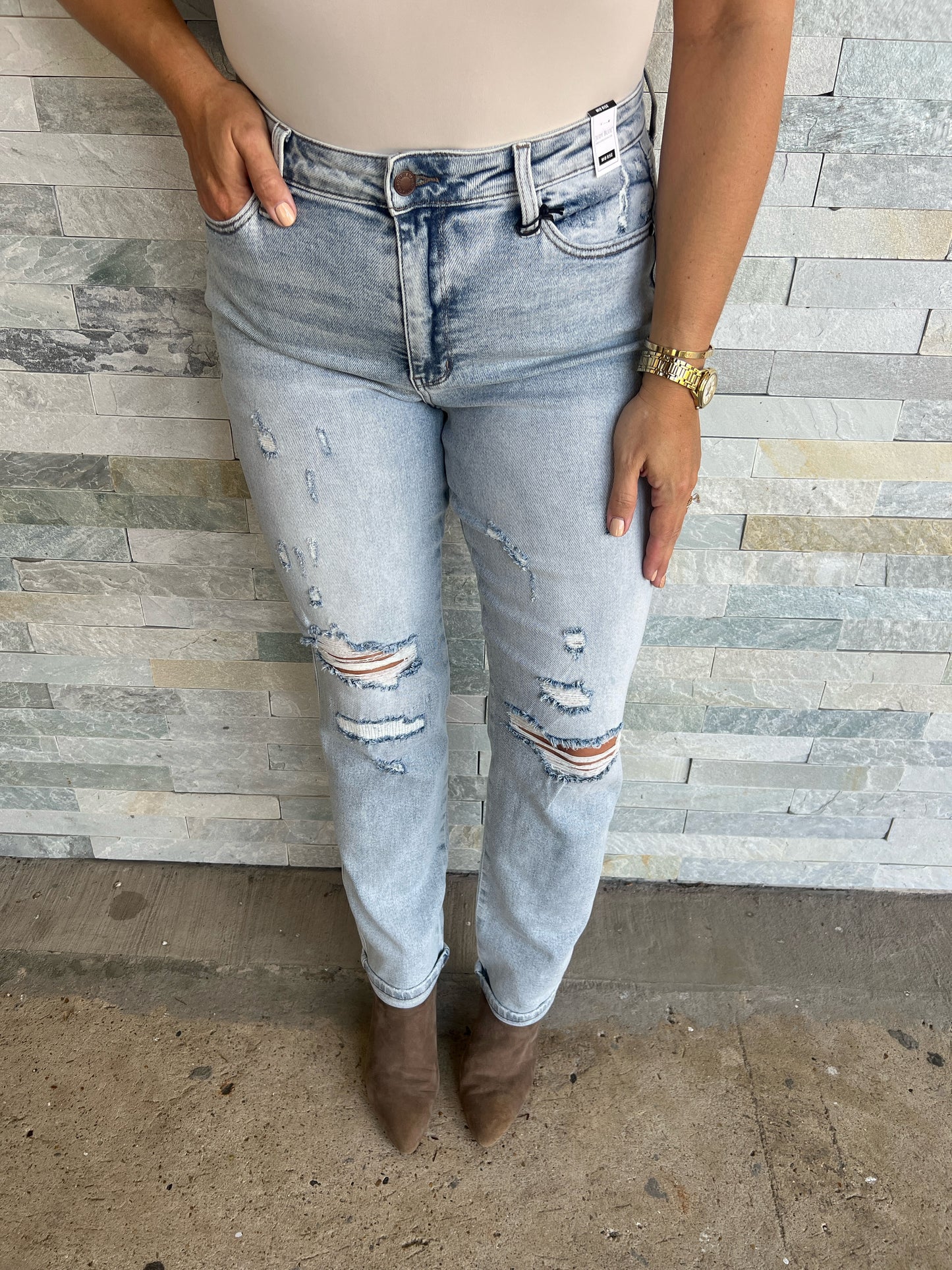 . Judy Blue MR Repair Stitch Detail Destroy Single Cuff Bf Jeans