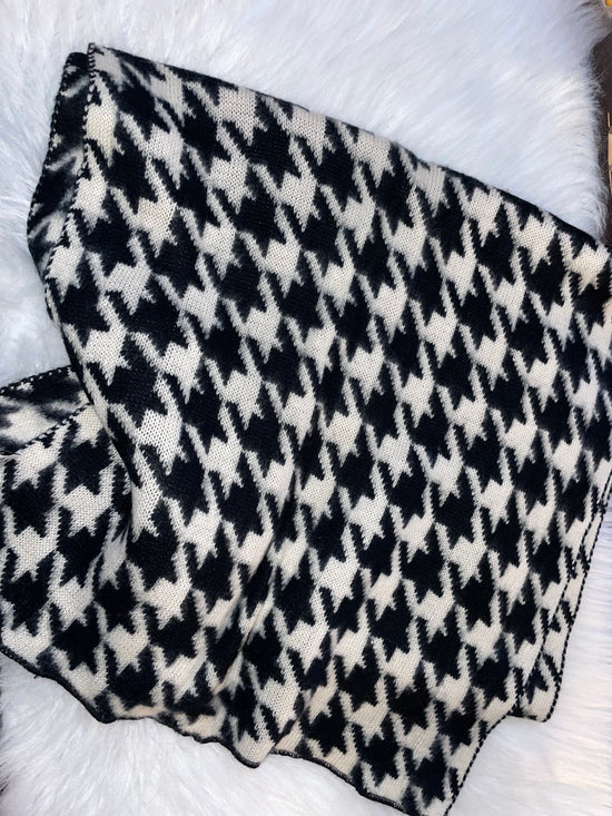 * Patterned Winter Scarf