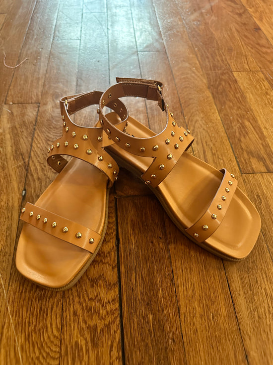 Load image into Gallery viewer, .Getaway Studded Sandal
