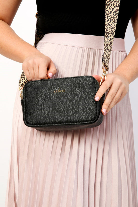 Dkny bryant camera online bag